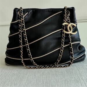 CHANEL 2009 Paris-Moscou Constructivism Leather Tote bag purse Moscow